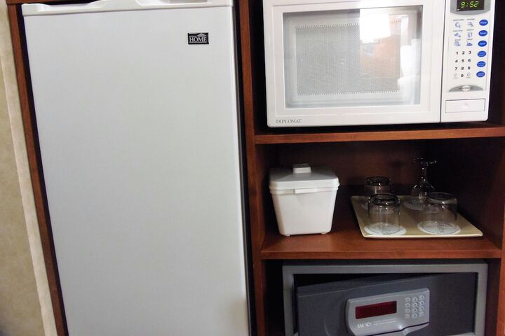 Room 9 of 42