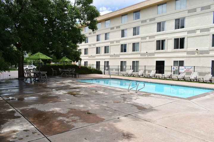 Quality Inn and Suites Garden of the Gods