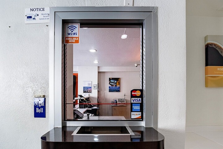 Motel 6 Palatine IL - Chicago Northwest