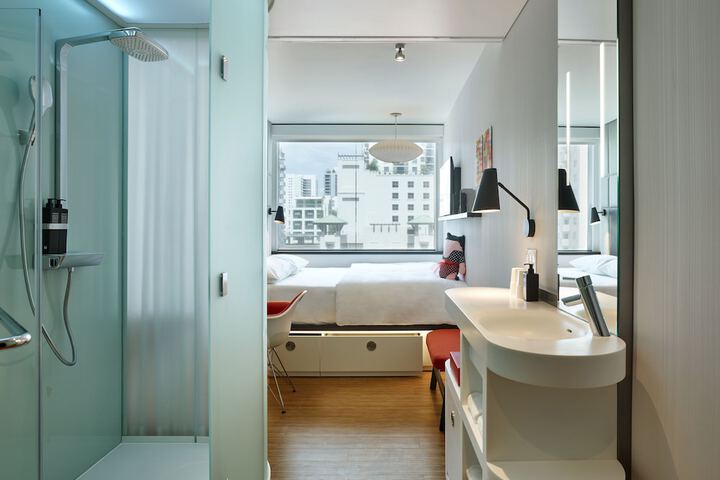 Room 41 of 62