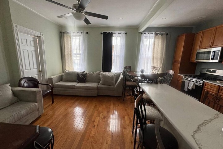 Huge 3 Bedrooms Apt 15 Minutes to NY City