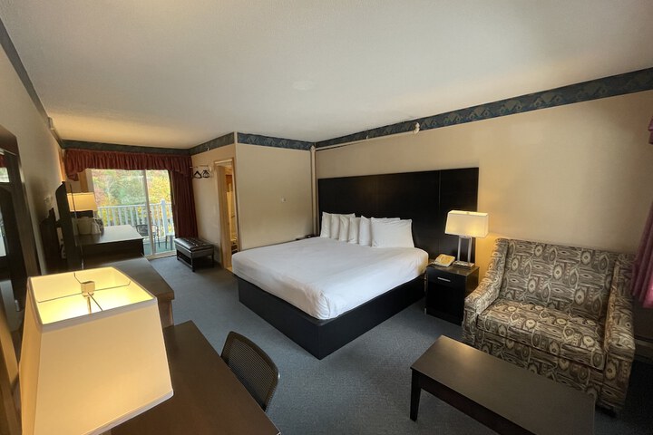 Room 9 of 29