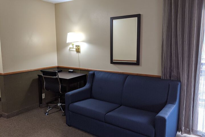 Room 8 of 30