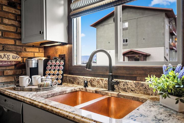 Coyote Bluff Estate