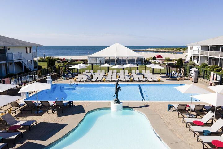 Red Jacket Beach Resort