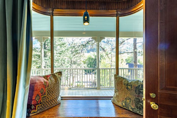 The Outlook Lodge