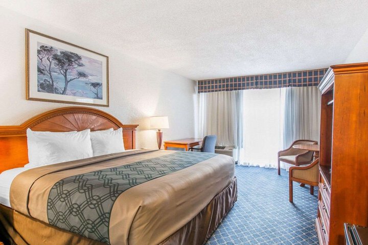Room 21 of 27