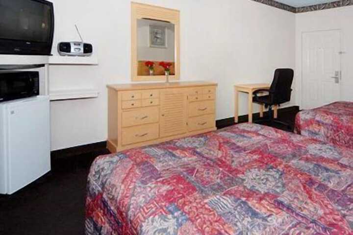 Room 6 of 35