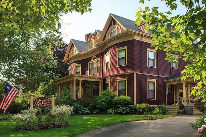 Berry Manor Inn