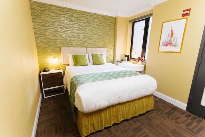 Room 11 of 21