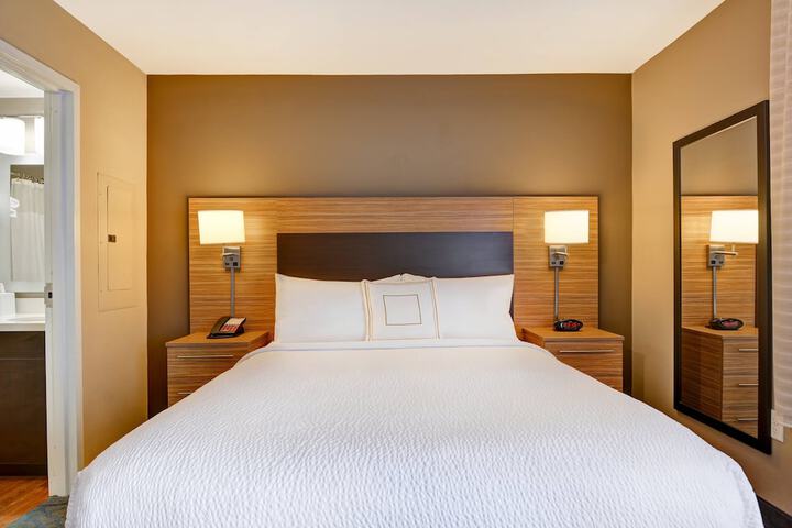 Room 35 of 49