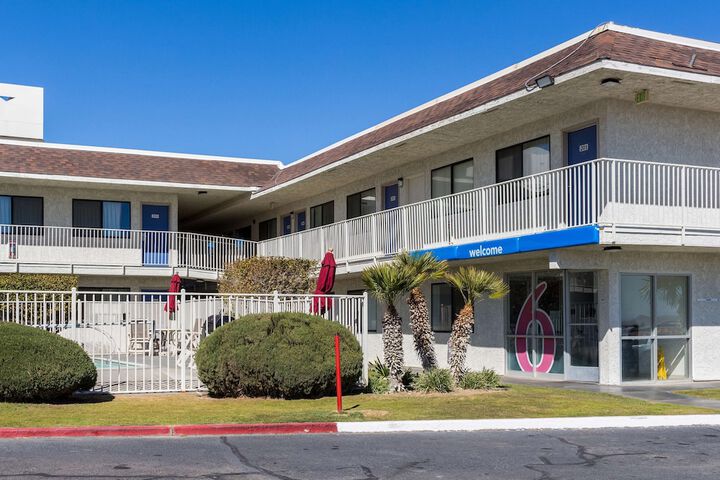 Motel 6 Mojave CA
