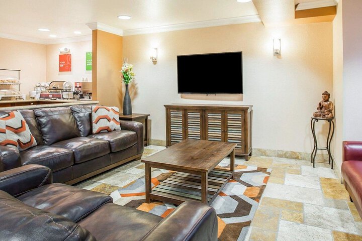 Comfort Inn & Suites Salinas City Center Area