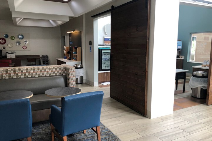 Holiday Inn Express Hotel & Suites Pikeville by IHG