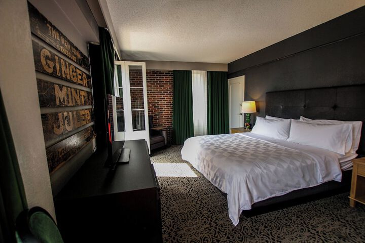 Room 22 of 39