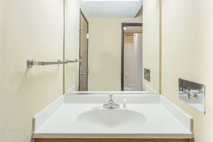 Room 23 of 45
