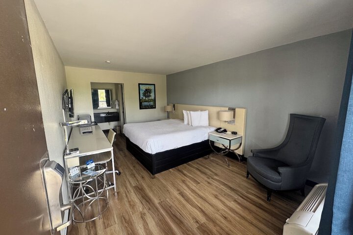 Travelodge by Wyndham Fort Myers North