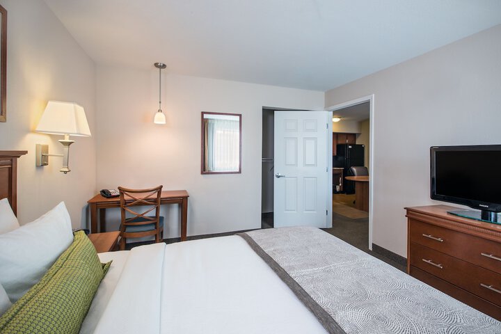 Room 13 of 27