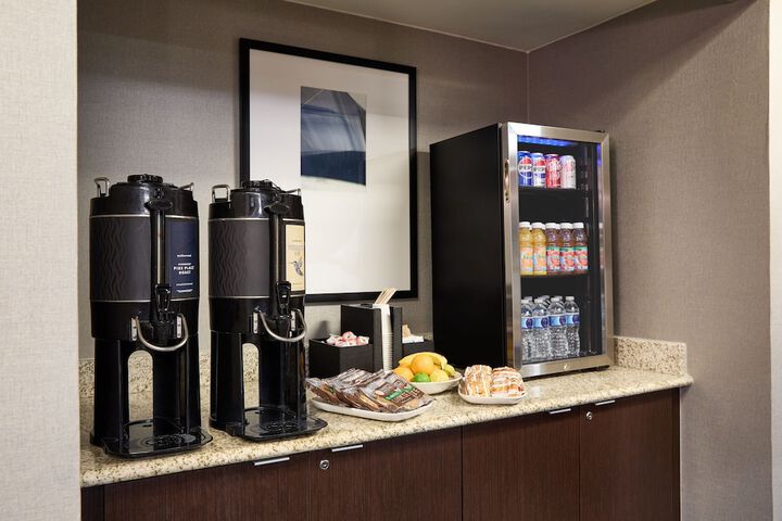 Courtyard by Marriott Kansas City Overland Park / Metcalf