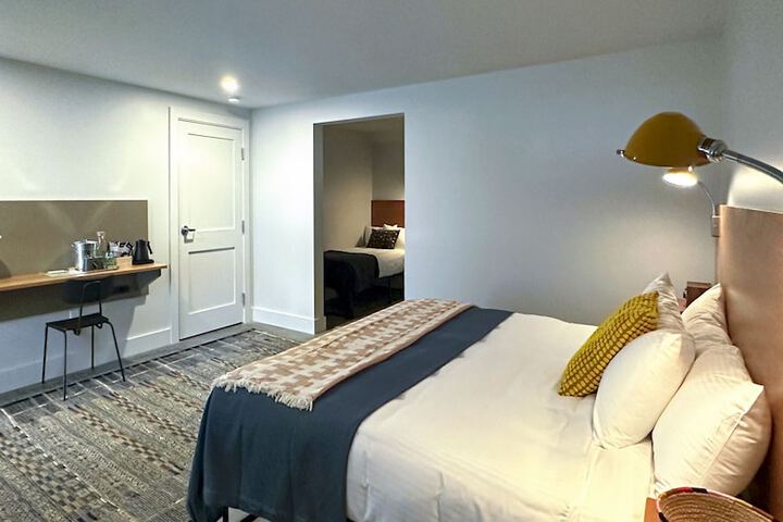 Room 52 of 67
