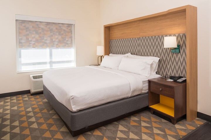 Room 30 of 61