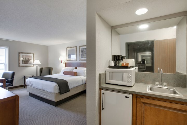 Room 12 of 26