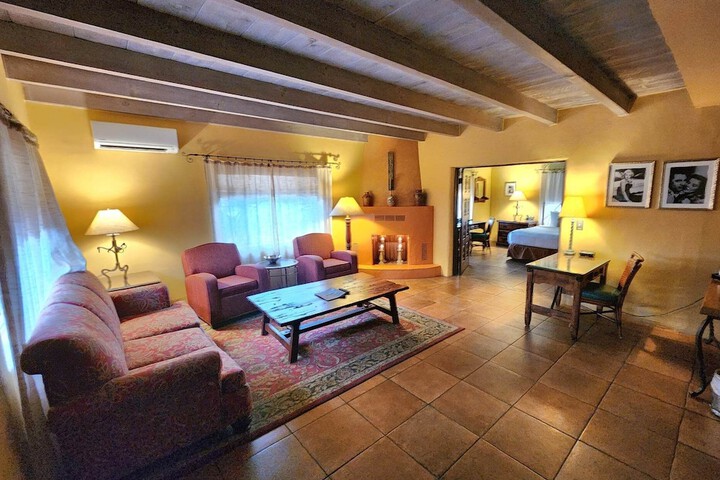 Hacienda Del Sol Guest Ranch Resort
