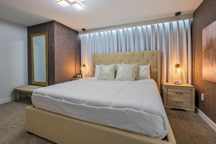 Room 12 of 82