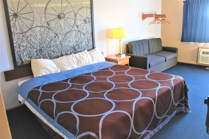 Room 14 of 32