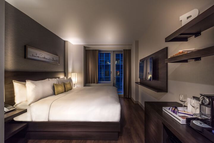 Room 32 of 64