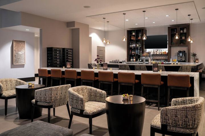 Lounge 54 of 63
