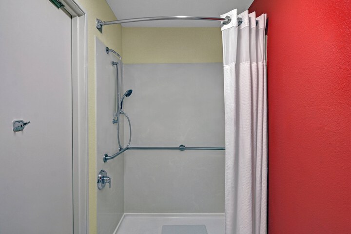 Room 18 of 47