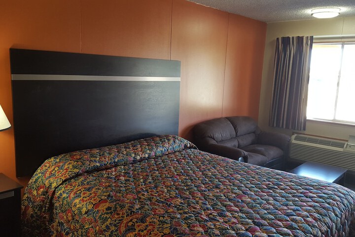Room 12 of 26