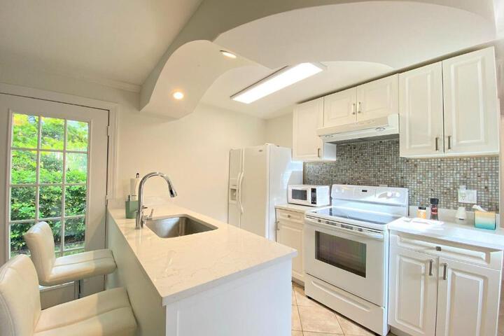 Cheerfull 4 / bed/ 3 Bath / pool / best Location