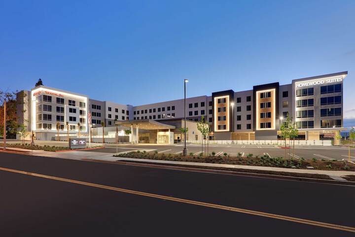 Hampton Inn by Hilton Irvine Spectrum / Lake Forest