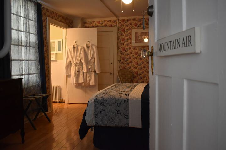Room 51 of 64