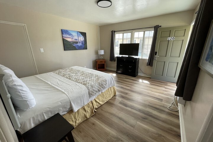 Room 42 of 85