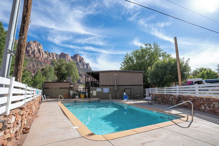 Pool 4 of 85