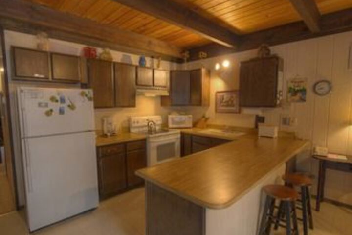 Conveniently Located Tahoe Home for 10 by RedAwning