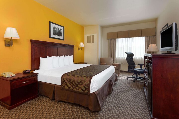 Room 14 of 61