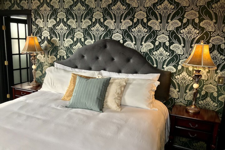 Room 28 of 92