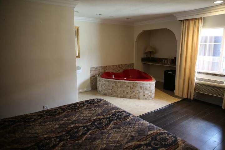 Room 30 of 34
