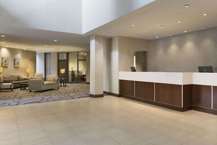 Ramada by Wyndham Belleville Harbourview Conference Centre