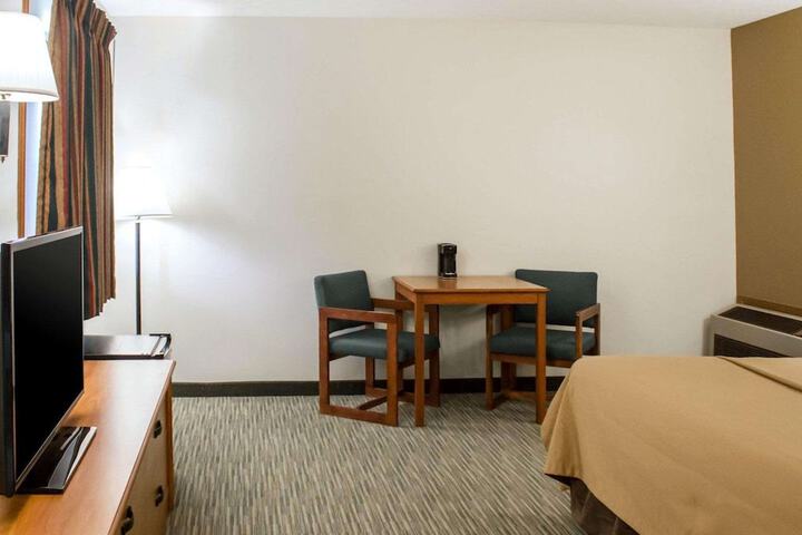 Room 16 of 23