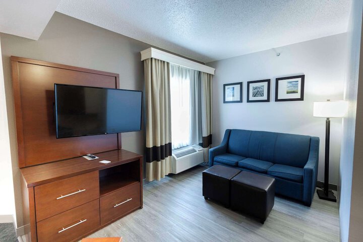 Room 80 of 107