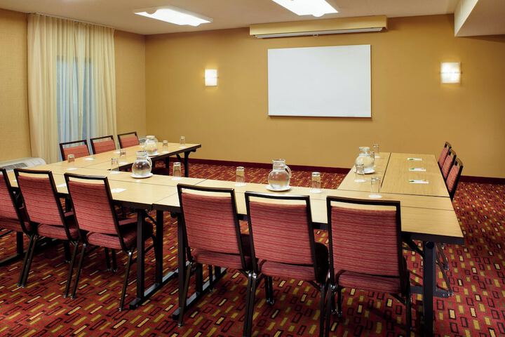 Courtyard by Marriott St. Louis Creve Coeur