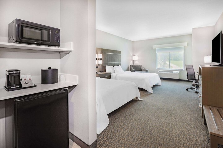 La Quinta Inn & Suites by Wyndham Jackson / Cape Girardeau