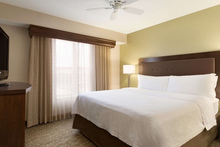 Room 11 of 24