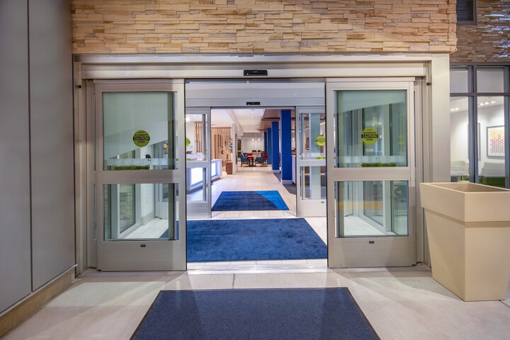Hotel 5 of 53