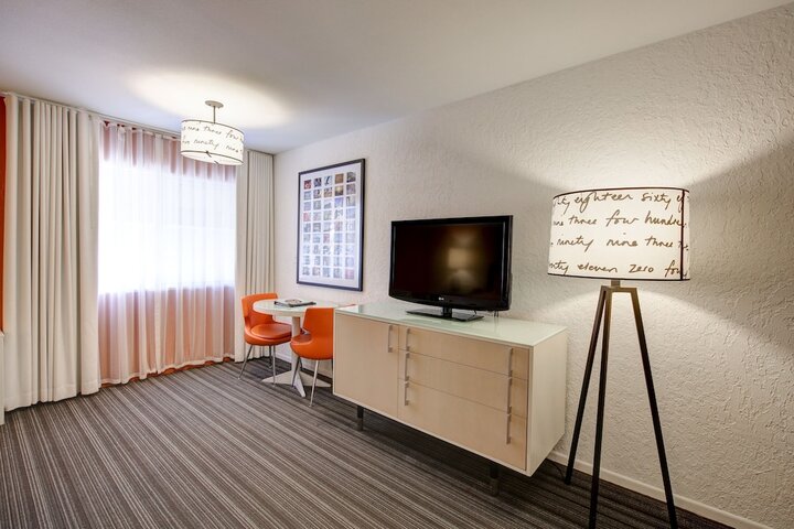 Room 18 of 37